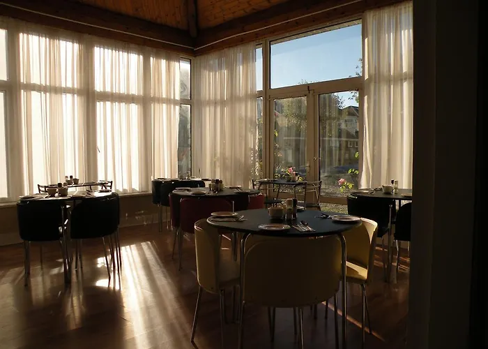 Holiday Inn Killarney Hotel 3*